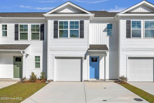 123 S Grassland Rd, Surf City, NC, 28445-2407 | Card Image