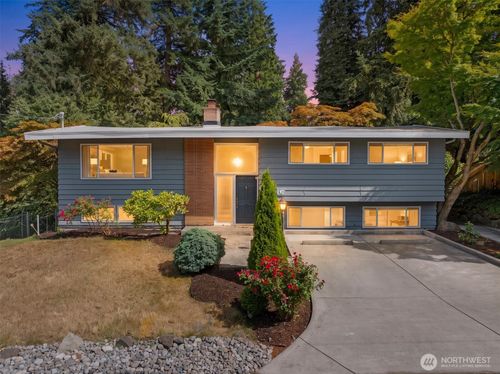 18416 16th Ave Ne, Shoreline, WA, 98155-3914 | Card Image