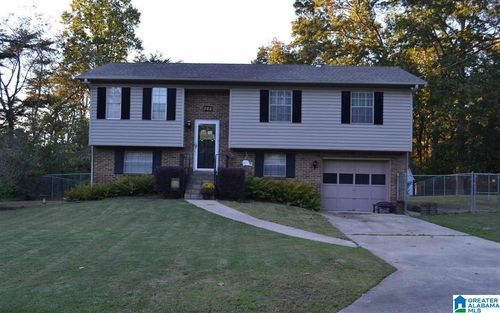 202 Gardenview Ln, GARDENDALE, AL, 35071-2311 | Card Image