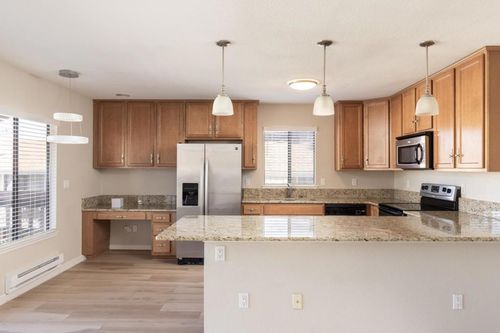 265-300 Glenwood Cir, Monterey, CA, 93940-6705 | Card Image