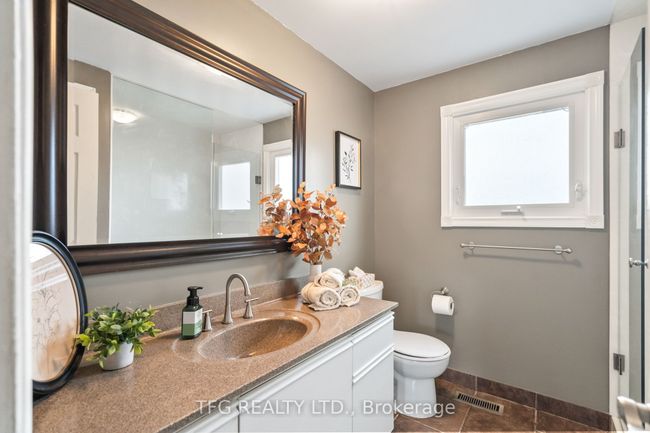 1272 Maple Ridge Dr, House other with 5 bedrooms, 4 bathrooms and 2 parking in Pickering ON | Image 24