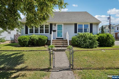 251 Main St, East Rutherford, NJ, 07073-1734 | Card Image