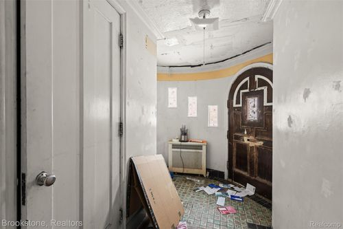 18215 Parkside St, Detroit, MI, 48221-2726 | Card Image