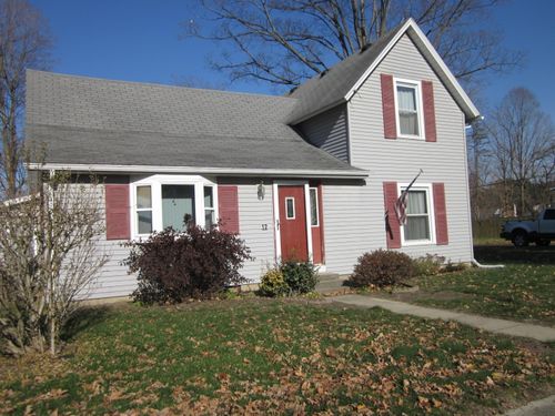 12 E Douglas St, Bangor, MI, 49013-1421 | Card Image