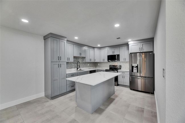 APT-1 - 1025 Apollo Beach Blvd, Condo with 3 bedrooms, 2 bathrooms and null parking in APOLLO BEACH FL | Image 7