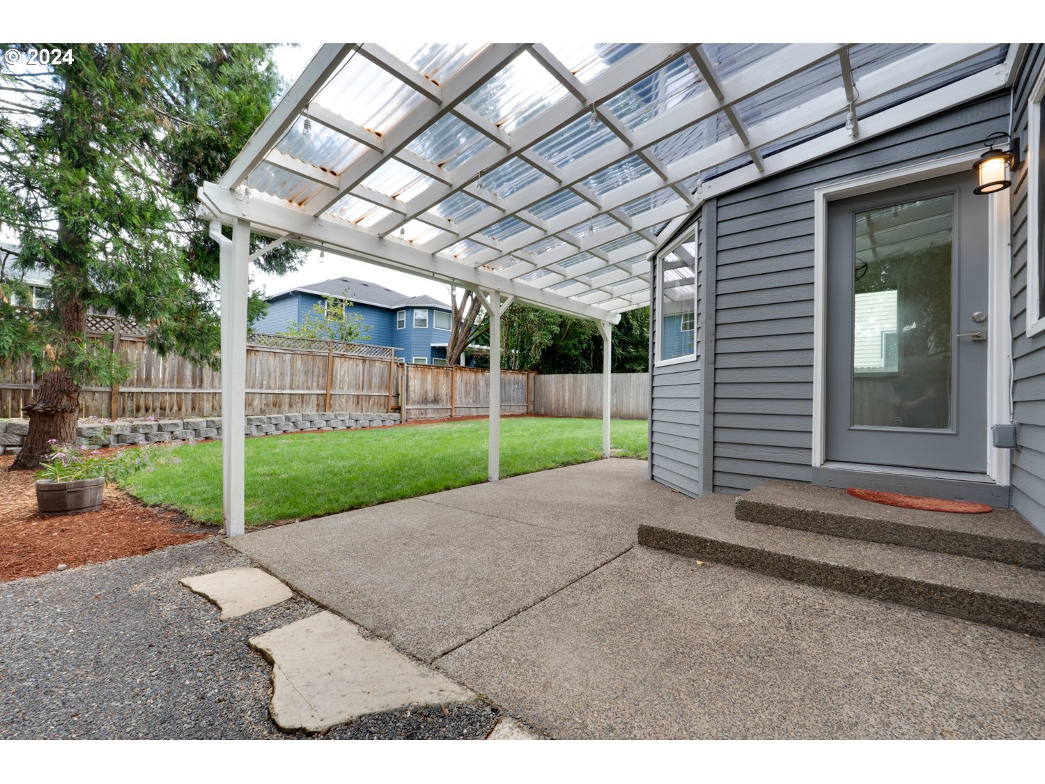 Laurmont Dr, Portland, OR 97223