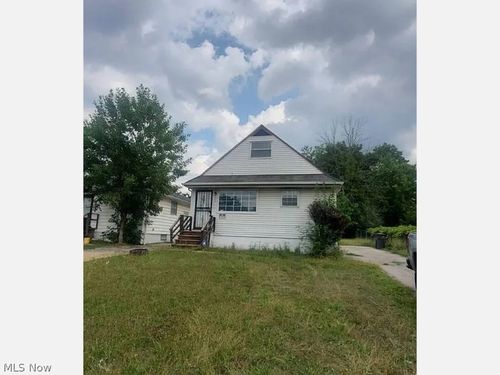 4595 Lee Rd, Cleveland, OH, 44128-3758 | Card Image