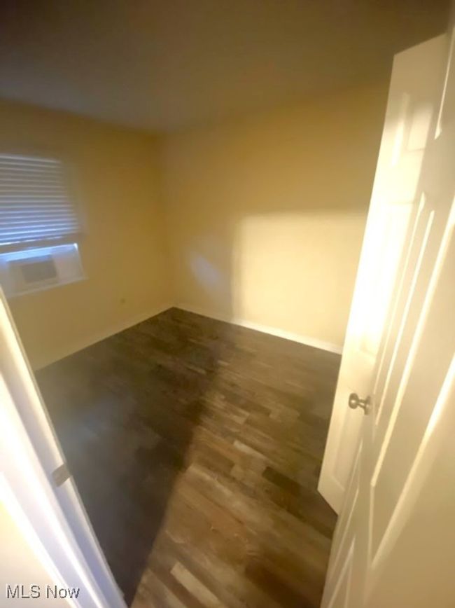 APT-38 - 201 Burton Dr, Condo with 2 bedrooms, 1 bathrooms and null parking in Cadiz OH | Image 7