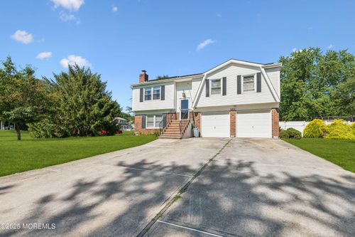 682 Millbrook Rd, Brick, NJ, 08724-1051 | Card Image