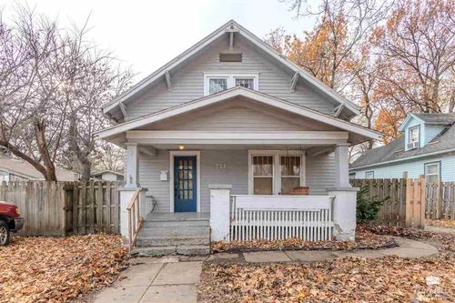 711 Osage St, Manhattan, KS, 66502-5944 | Card Image