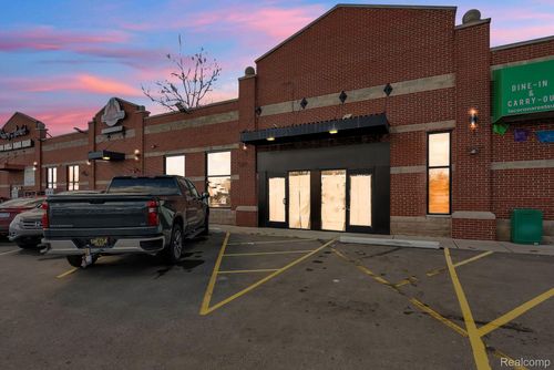 3968 Pelham St, Dearborn Heights, MI, 48125-3119 | Card Image