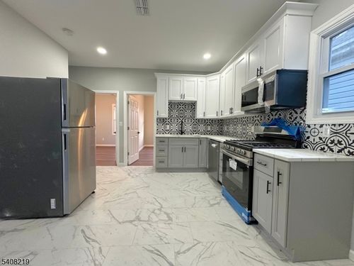 2-137 Madeline Ave, Clifton, NJ, 07011-2432 | Card Image