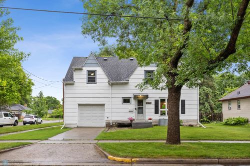 302 14th Street S, Moorhead, MN, 56560 | Card Image