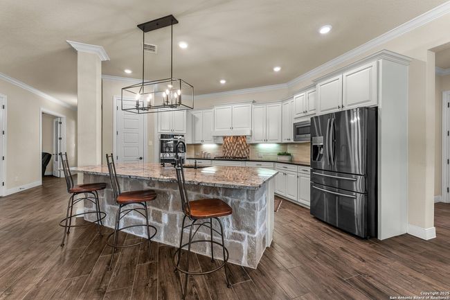 663 Private Road 1712, House other with 3 bedrooms, 3 bathrooms and null parking in Mico TX | Image 31