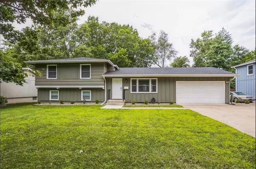 9010 Eby Dr, Overland Park, KS, 66212-3852 | Card Image