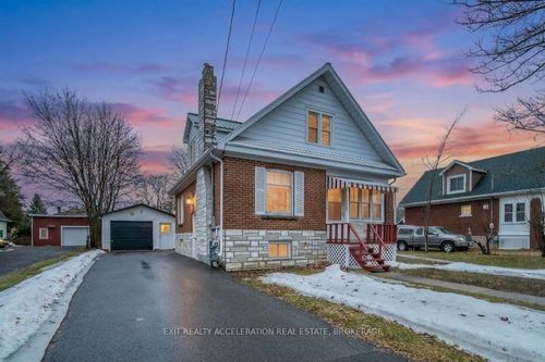 236 East St, Napanee, ON, K7R1T2 | Card Image