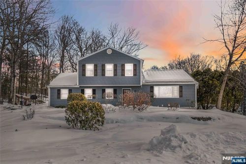 53 Sweetman Ln, West Milford, NJ, 07480-2932 | Card Image