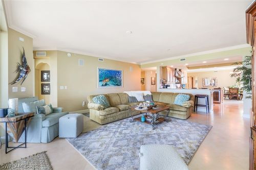 605-275 Indies Way, NAPLES, FL, 34110-6527 | Card Image