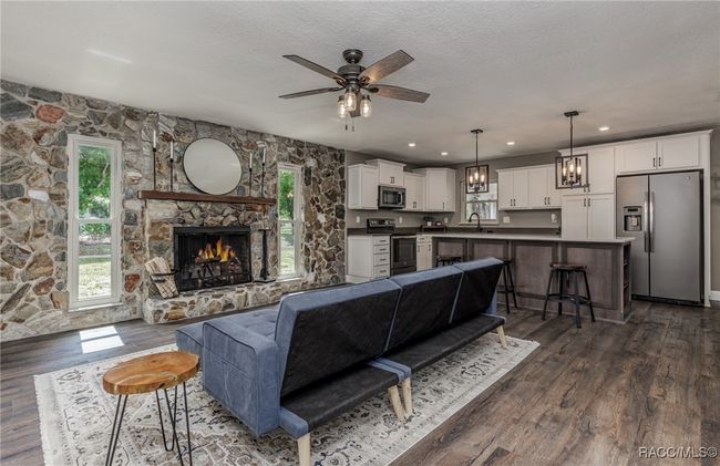 7420 W Golf Club St, House other with 3 bedrooms, 4 bathrooms and 1 parking in Crystal River FL | Image 7