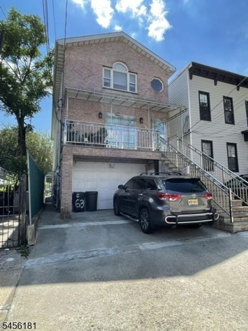 63 Charles St, Jersey City, NJ, 07307-3537 | Card Image