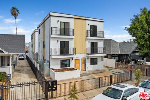 3-3207 W 18th Street, Los Angeles, CA, 90019 | Card Image
