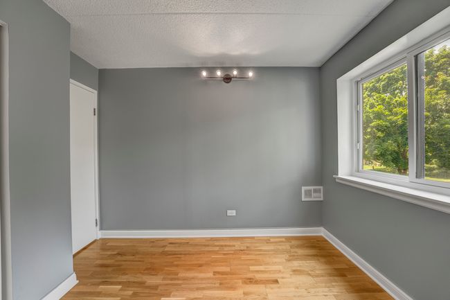 APT-214 - 5550 Astor Ln, Condo with 2 bedrooms, 1 bathrooms and 2 parking in Rolling Meadows IL | Image 15
