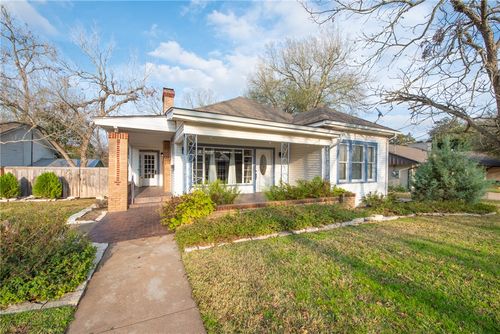 303 S Thomas Street, Caldwell, TX, 77836-1768 | Card Image