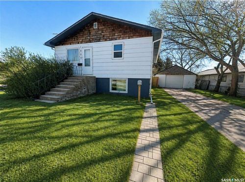 1600 Chaplin St E, Swift Current, SK, S9H1K8 | Card Image