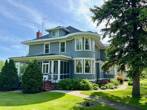 311 9th St S, Olivia, MN, 56277-1302 | Card Image