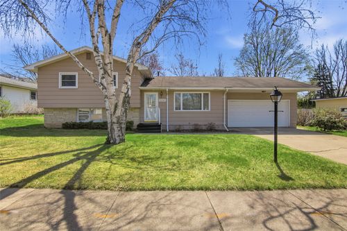 3147 Leslie Lane, Eau Claire, WI, 54703 | Card Image