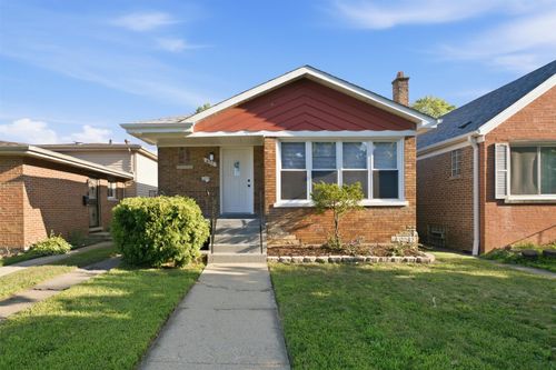 657 E 100th Pl, Chicago, IL, 60628-2240 | Card Image