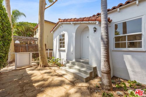 643 Vernon Ave, Venice, CA, 90291-2636 | Card Image