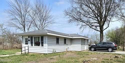 310 W 19th St, Baxter Springs, KS, 66713-2013 | Card Image