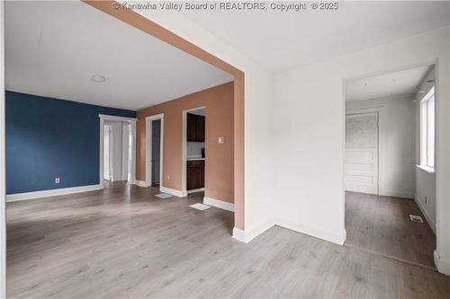 1313 Camden Dr, Charleston, WV, 25302-3723 | Card Image