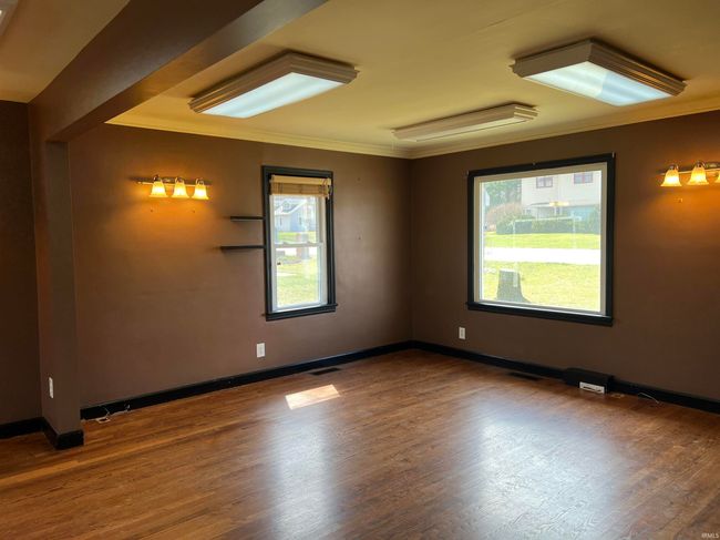 514 S Main St, Home with 0 bedrooms, 1 bathrooms and 10 parking in Middlebury IN | Image 5