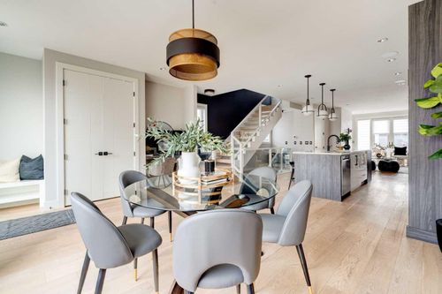 {{alt}} | Card Image