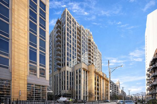 1711-720 N Larrabee St, Chicago, IL, 60654-3877 | Card Image