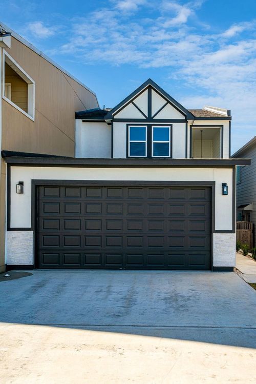 111 Capetown Way, Montgomery, TX, 77356-8842 | Card Image