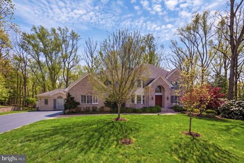 9703 Mill Race Estates Dr, Vienna, VA, 22182-3001 | Card Image