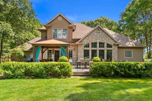 1366 Sawgrass Dr, Nekoosa, WI, 54457-8073 | Card Image