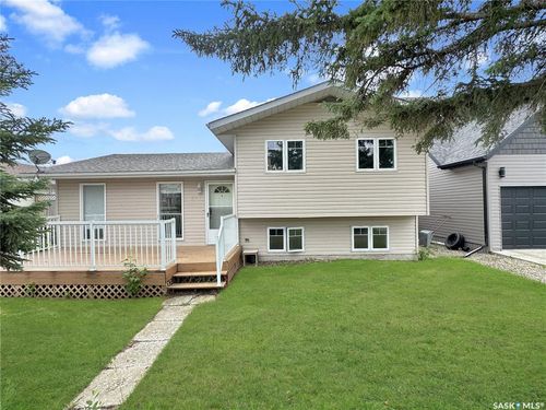 621 Broadway St, Fort Qu'Appelle, SK, S0G1S0 | Card Image