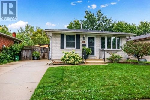 94 Nicholas Cres, London, ON, N6E2E9 | Card Image