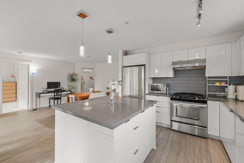202-3323 151 St, Surrey, BC, V3Z0L3 | Card Image