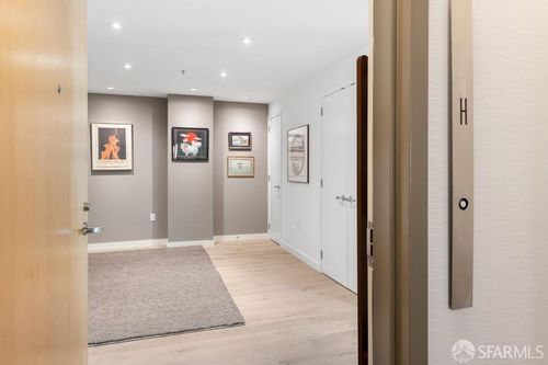 8h-l-318 Spear St, San Francisco, CA, 94105-6158 | Card Image