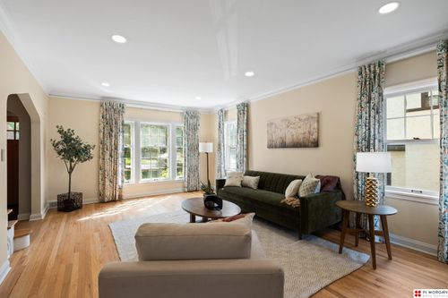 676 N 58th St, Omaha, NE, 68132-2002 | Card Image