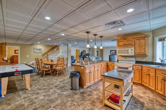 122 Fairway Acres Dr, Home with 7 bedrooms, 5 bathrooms and 3 parking in Dunmor KY | Image 58