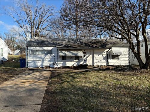 9776 Dennis Dr, Saint Louis, MO, 63136-1902 | Card Image