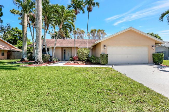 226 Parkwood Drive S, House other with 3 bedrooms, 2 bathrooms and null parking in Royal Palm Beach FL | Image 1