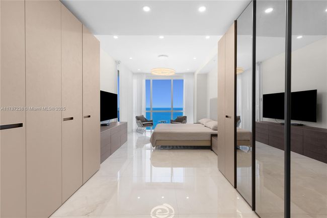 APT-4606 - 18201 Collins Ave, Condo with 2 bedrooms, 3 bathrooms and null parking in Sunny Isles Beach FL | Image 22