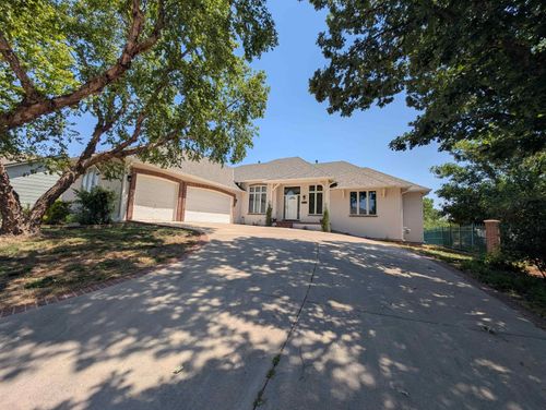 8253 E Oxford Ct, Wichita, KS, 67226-1855 | Card Image
